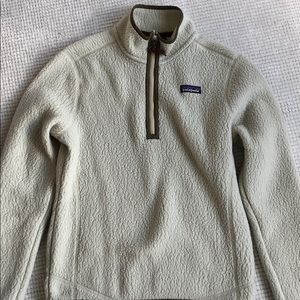 Patagonia cream sweatshirt